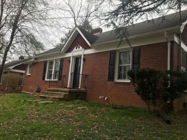 Primary Photo - Two bedroom near downtown Morganton