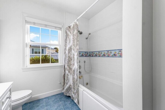 Building Photo - 518 Gardenia Terrace