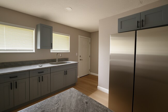 Building Photo - NEWLY RENOVATED 3 BEDROOM, 2 BATH HOME – ALL UTILITIES INCLUDED & NO HOA!