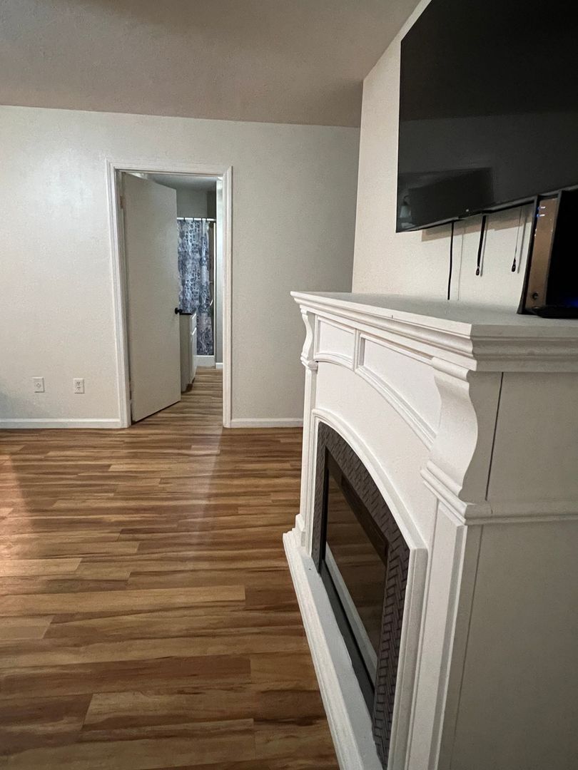 Building Photo - 317 Guthrie Dr