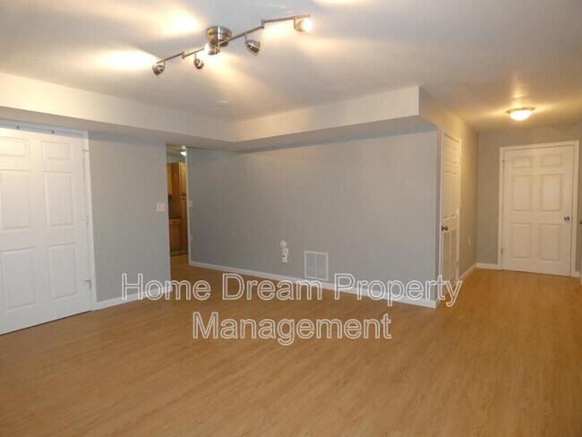 Building Photo - 88 Carriage Hill Dr