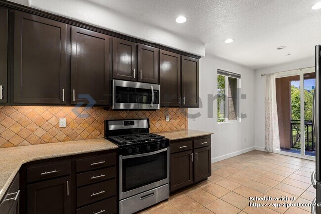 Building Photo - 4952 Haight Terrace