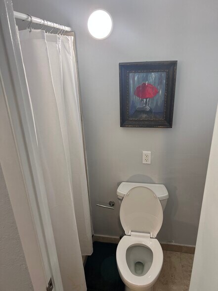 Building Photo - 3915 N Meridian Ave