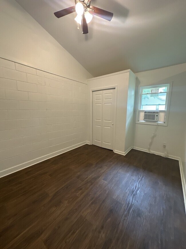 Building Photo - 133 Preston Rd