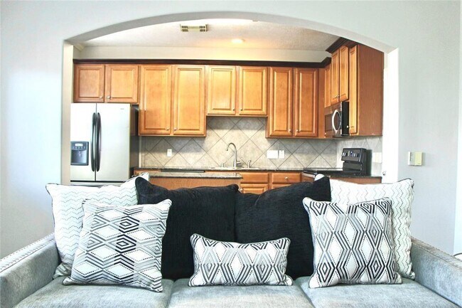 Building Photo - 21030 Sun Creek Dr