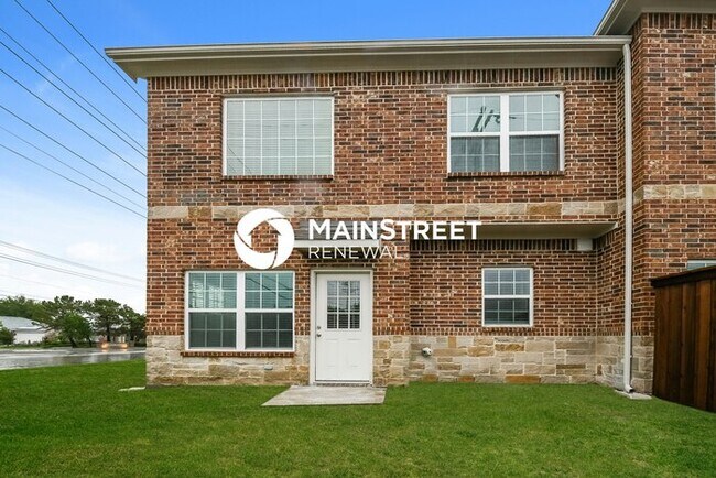 Building Photo - 2 Bedroom Pet-Friendly Home in Arlington, TX with Main Street Renewal