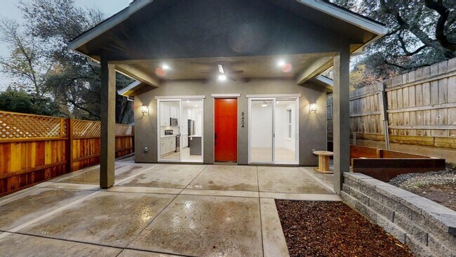 Building Photo - 8404 Ascolano Ave