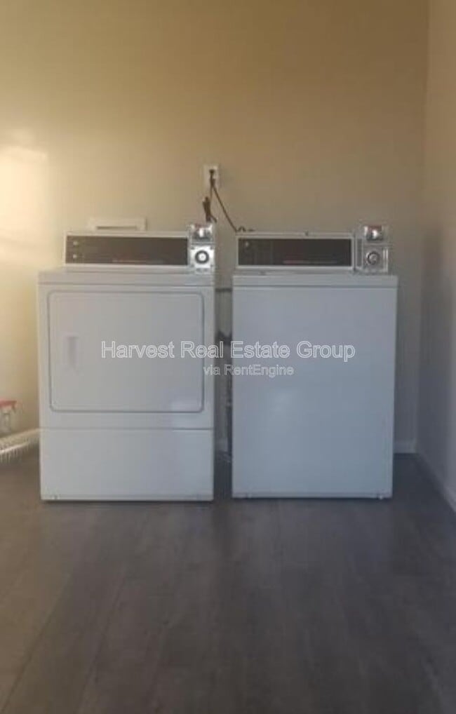 Building Photo - 2331 Sacramento St