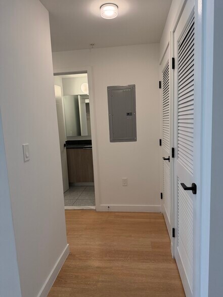 Building Photo - 11300 Biscayne Blvd