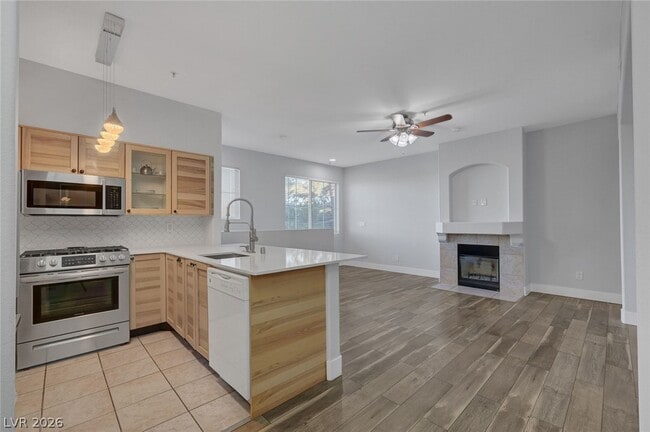 Building Photo - 9050 W Warm Springs Rd