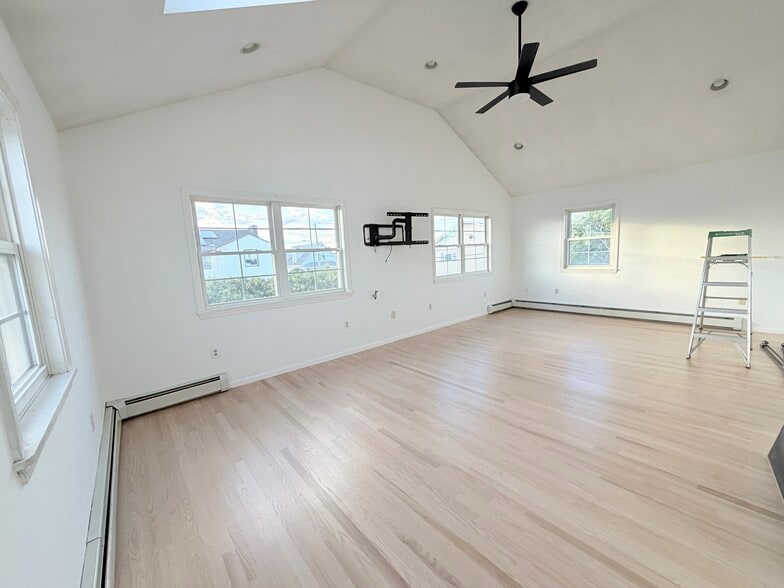primary bedroom - 74 Grover St
