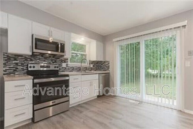 Building Photo - 1423 E Haven Ln