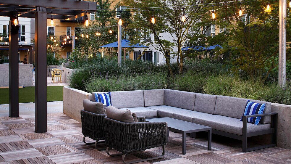 Building Photo - 15301 NE Turing St