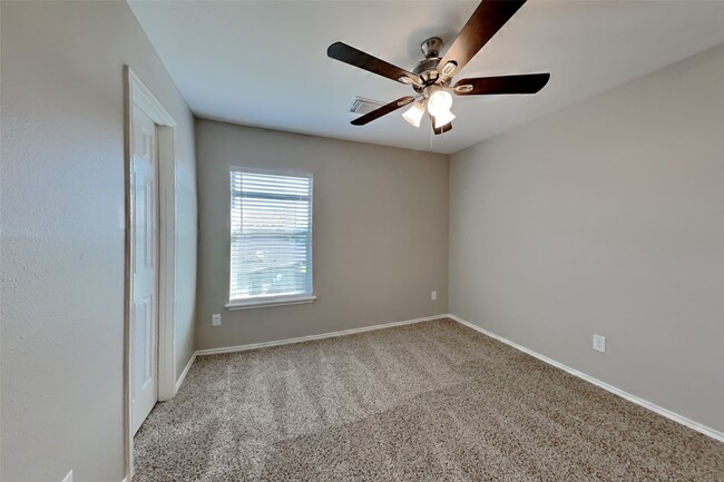 Building Photo - 5015 Mossy Bridge Dr