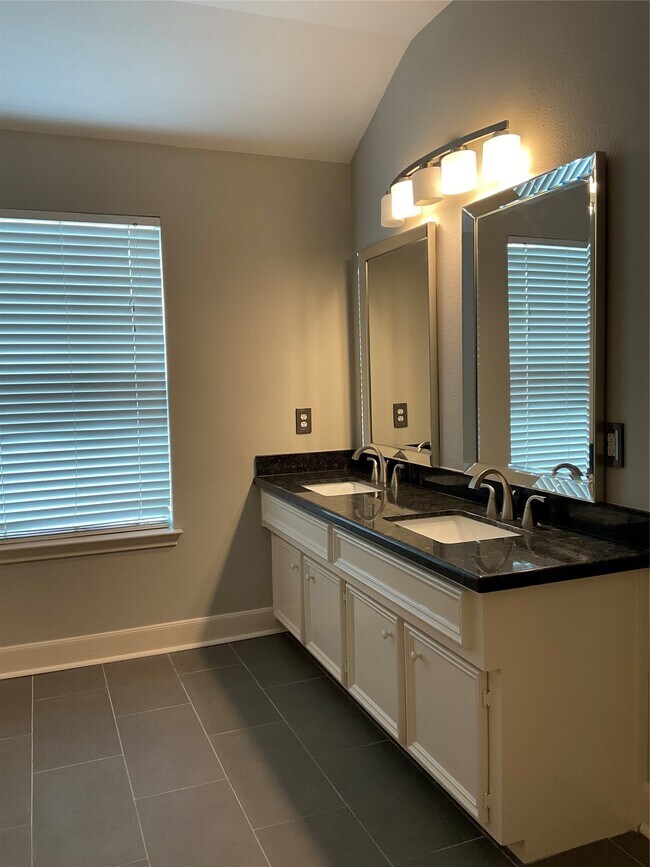 Building Photo - 21903 Grand Brook Ln