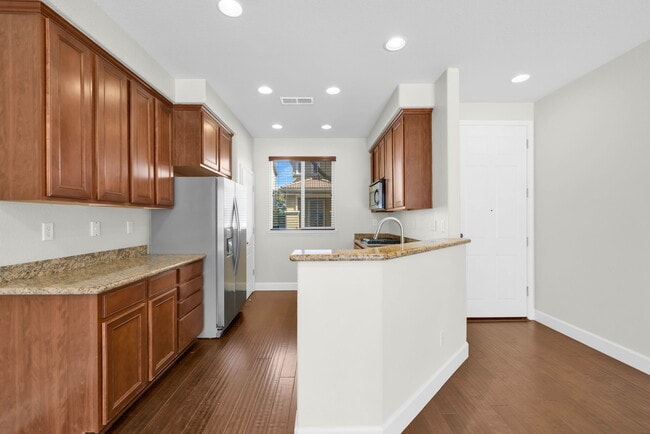 Building Photo - 9 Dulcibbella Pl