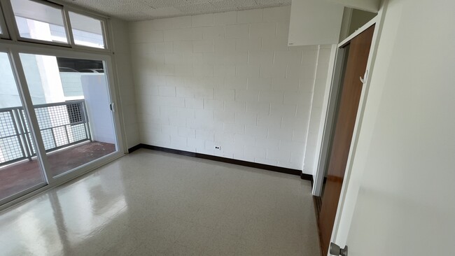 Building Photo - 516 Kamoku St