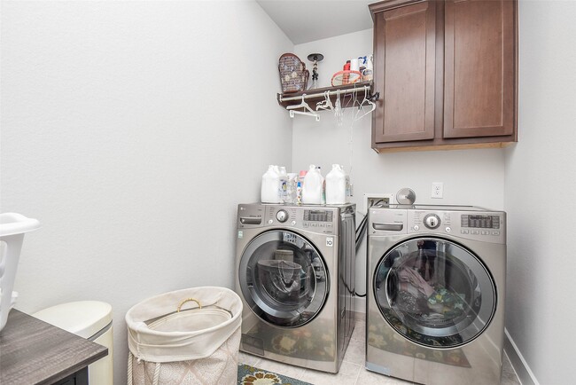 Building Photo - 8906 Luddenham Lilac Ln