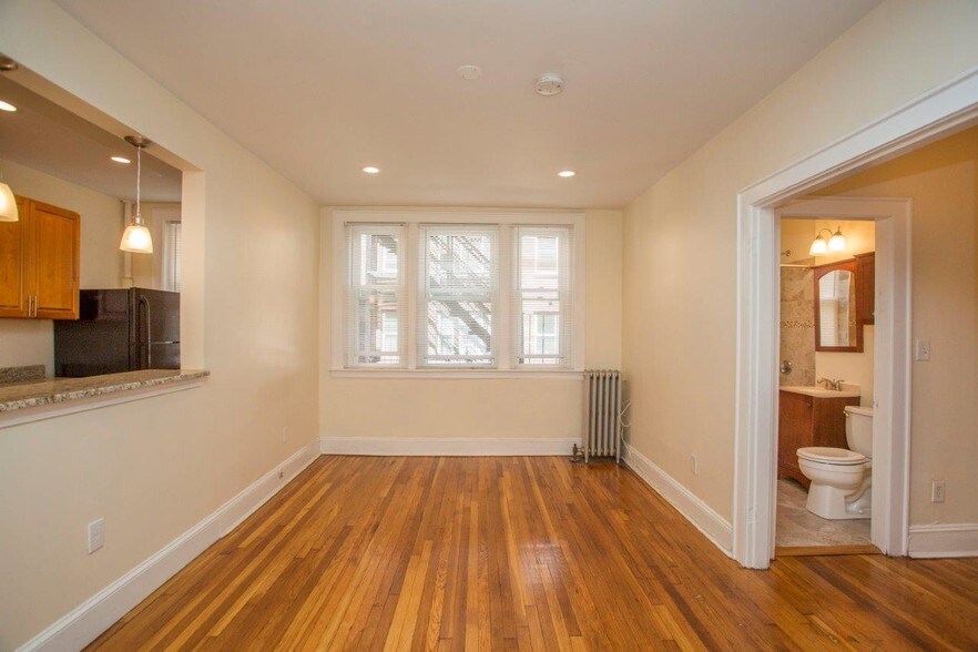 Building Photo - 138 Highland Ave