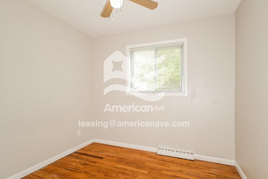 Building Photo - 1214 Baron Ave