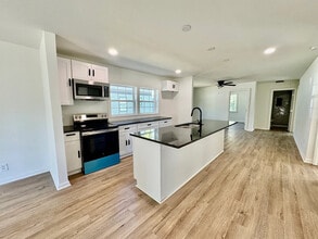 Building Photo - Room in Single Family Home on Fox St SW