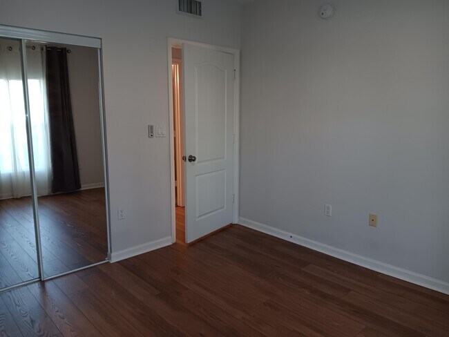 Building Photo - 5050 Fairways Cir