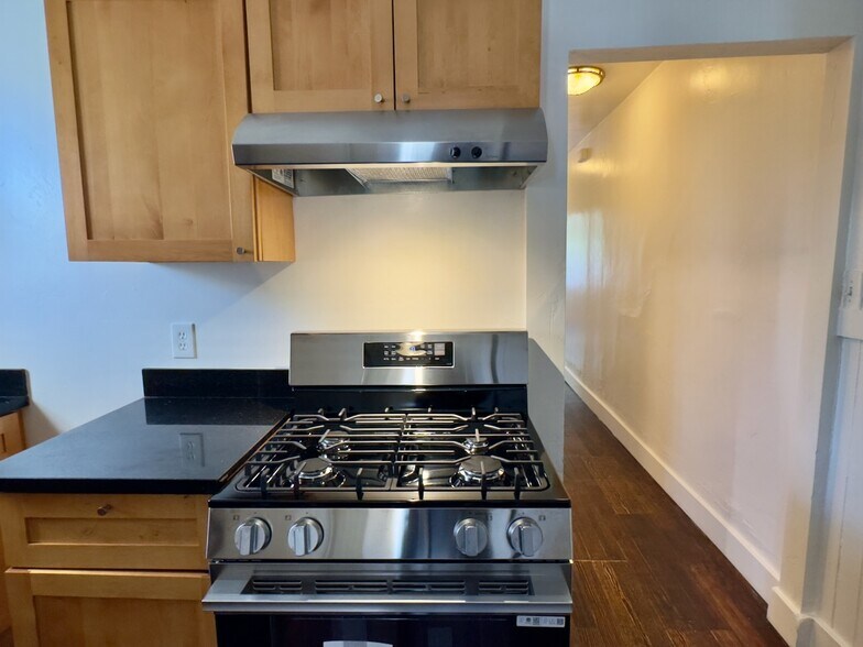 Building Photo - 1690 12th St