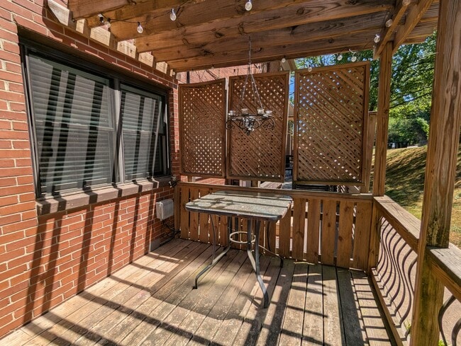 Building Photo - 54 Faris Cir