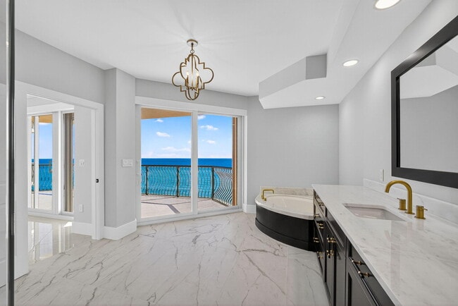 Building Photo - 5150 N Ocean Dr