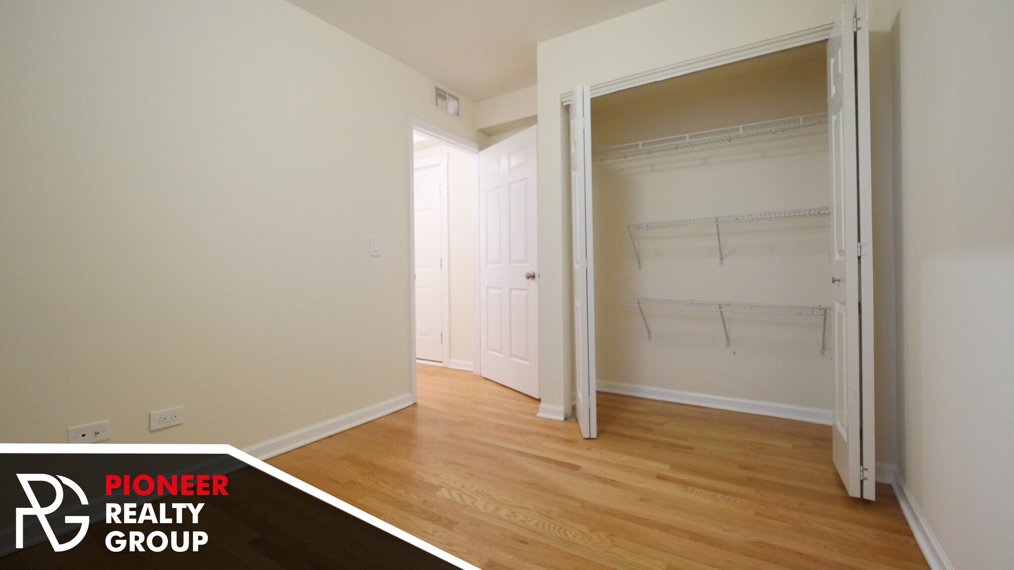 Building Photo - 2519 W Leland Ave