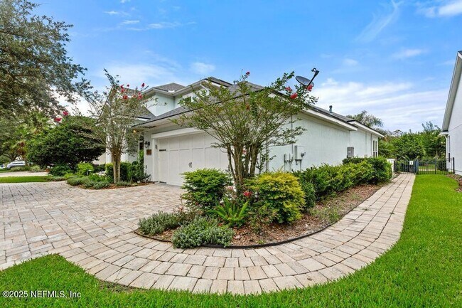 Building Photo - 1175 Eagle Point Dr