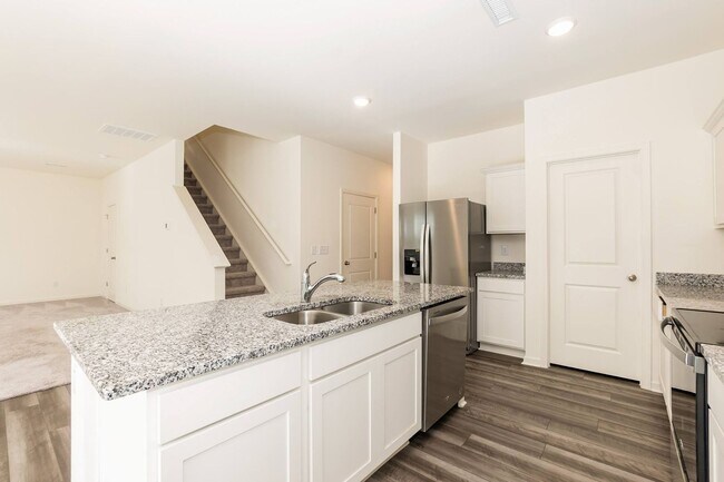 Building Photo - Spacious 4-Bedroom Home with Open Layout