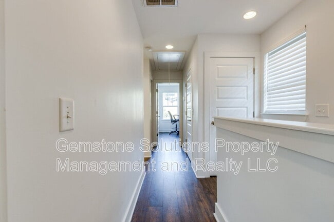 Building Photo - 300 Stewarts Ferry Pike