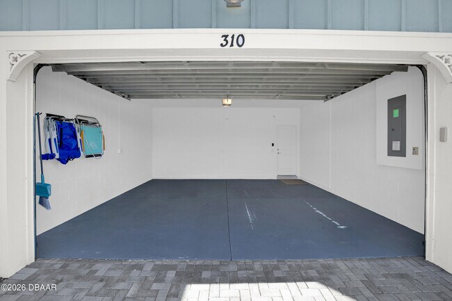 Building Photo - 310 Coral Reef Way