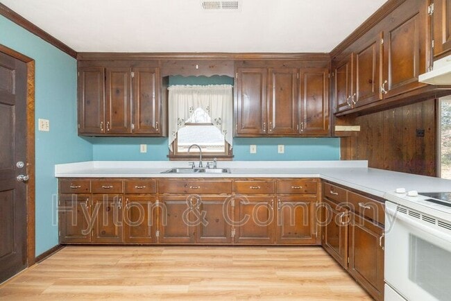 Building Photo - 5110 New Kent Hwy