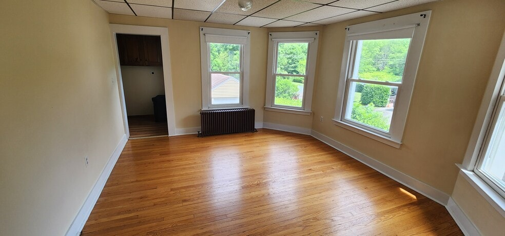 Living area - 67 Maple St