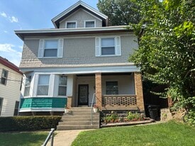 Building Photo - 526 Riddle Rd