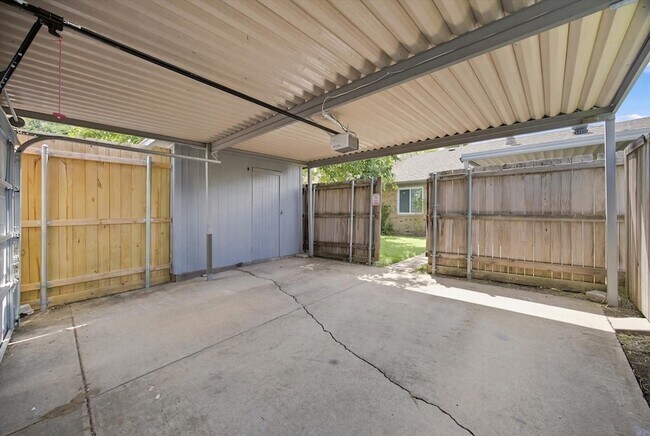 Building Photo - 2311 Jamie Dr