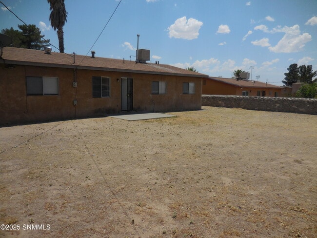 Building Photo - 1735 Stanton Ave