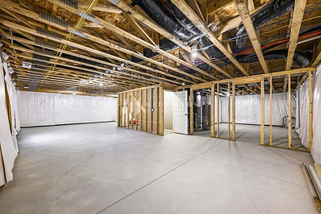 Building Photo - Walk-Out Ranch