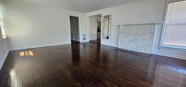 Building Photo - Minutes to Downtown Grants Pass