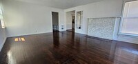 Building Photo - Minutes to Downtown Grants Pass