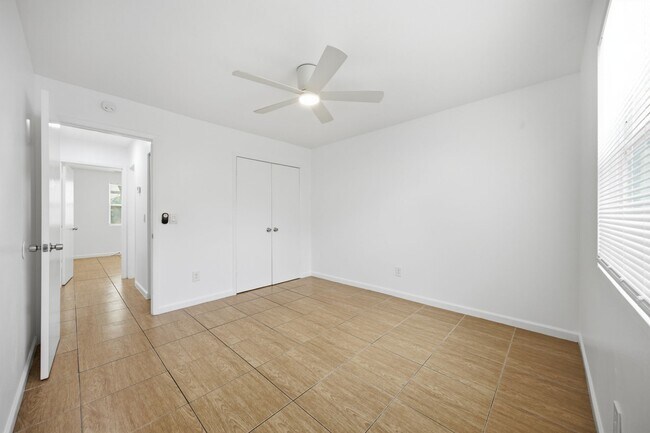 Building Photo - 310 E Frances Ave