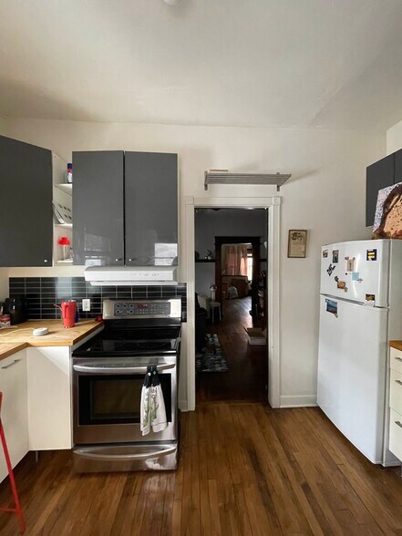 Building Photo - 917 East 19th Street