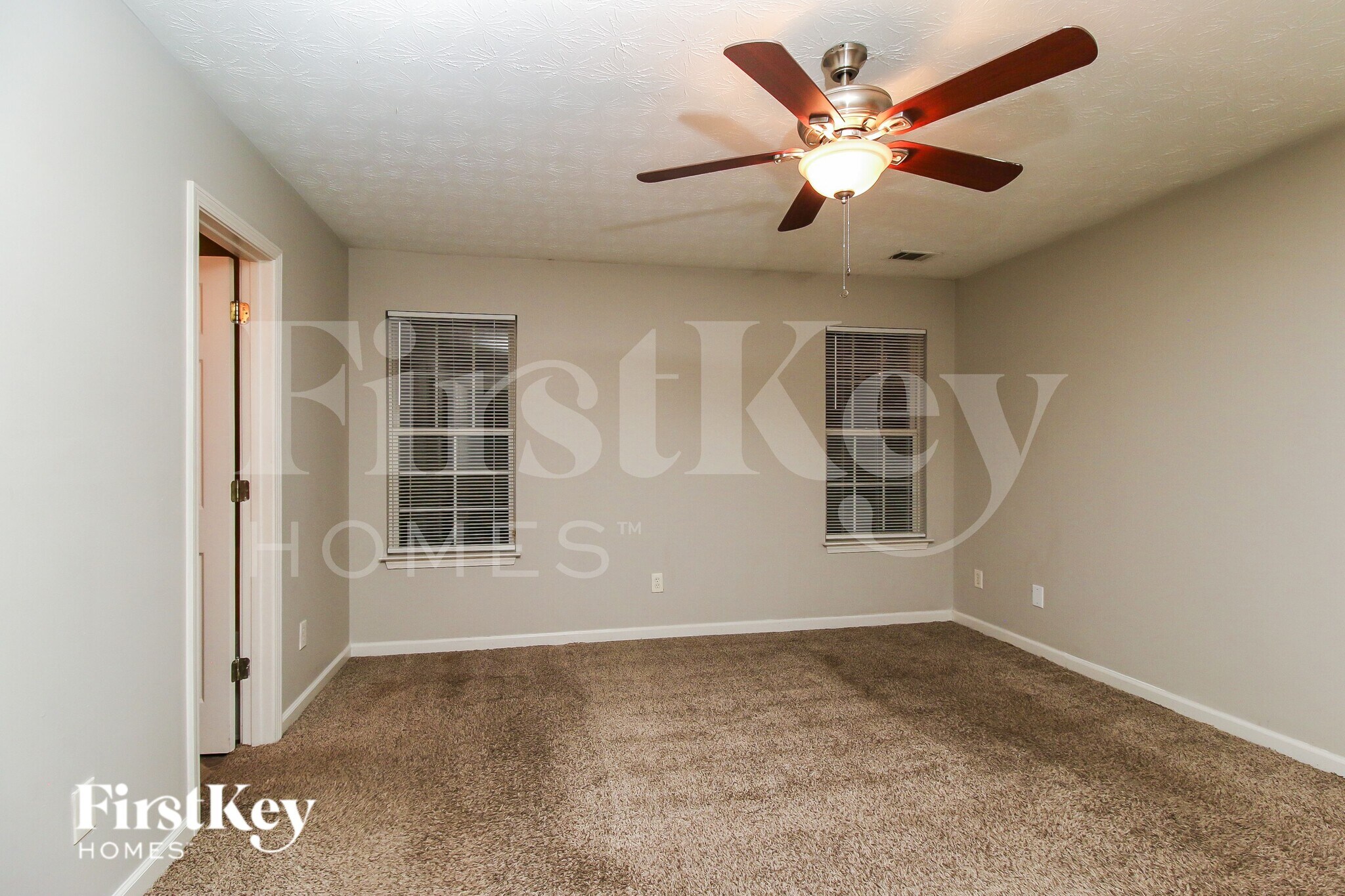 Building Photo - 7046 Setters Way