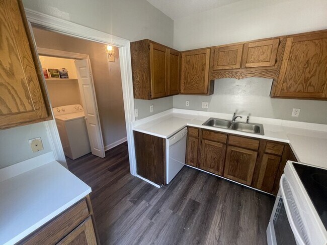Building Photo - 6140 Loch Laural Ln