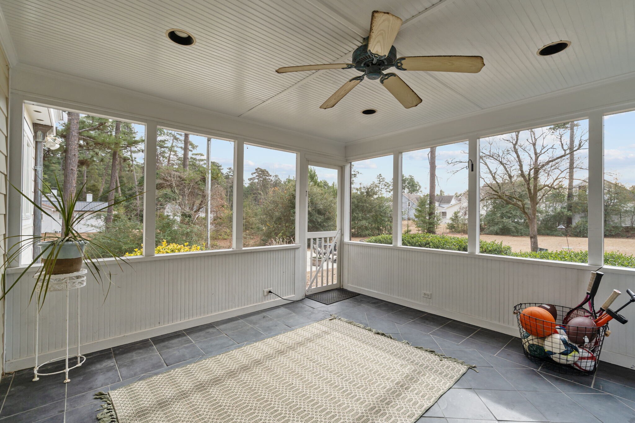 Building Photo - 2050 Midland Rd