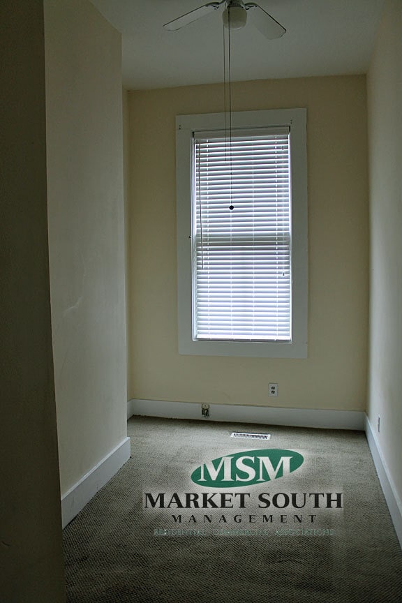 Building Photo - REMODELED CRAWFORD SQUARE CONDO