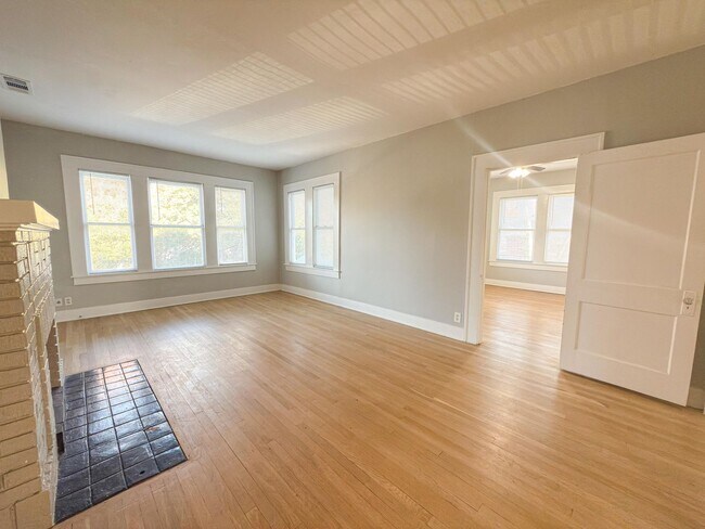 Building Photo - 1410-1412 Kings Highway