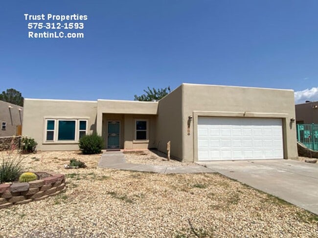 Primary Photo - Great 3/2 with Mountain Views close to WSM...